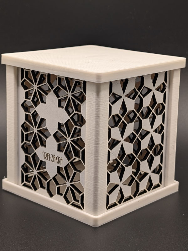 3Dプリンター部品とレーザー加工を組み合わせたボックスランプ